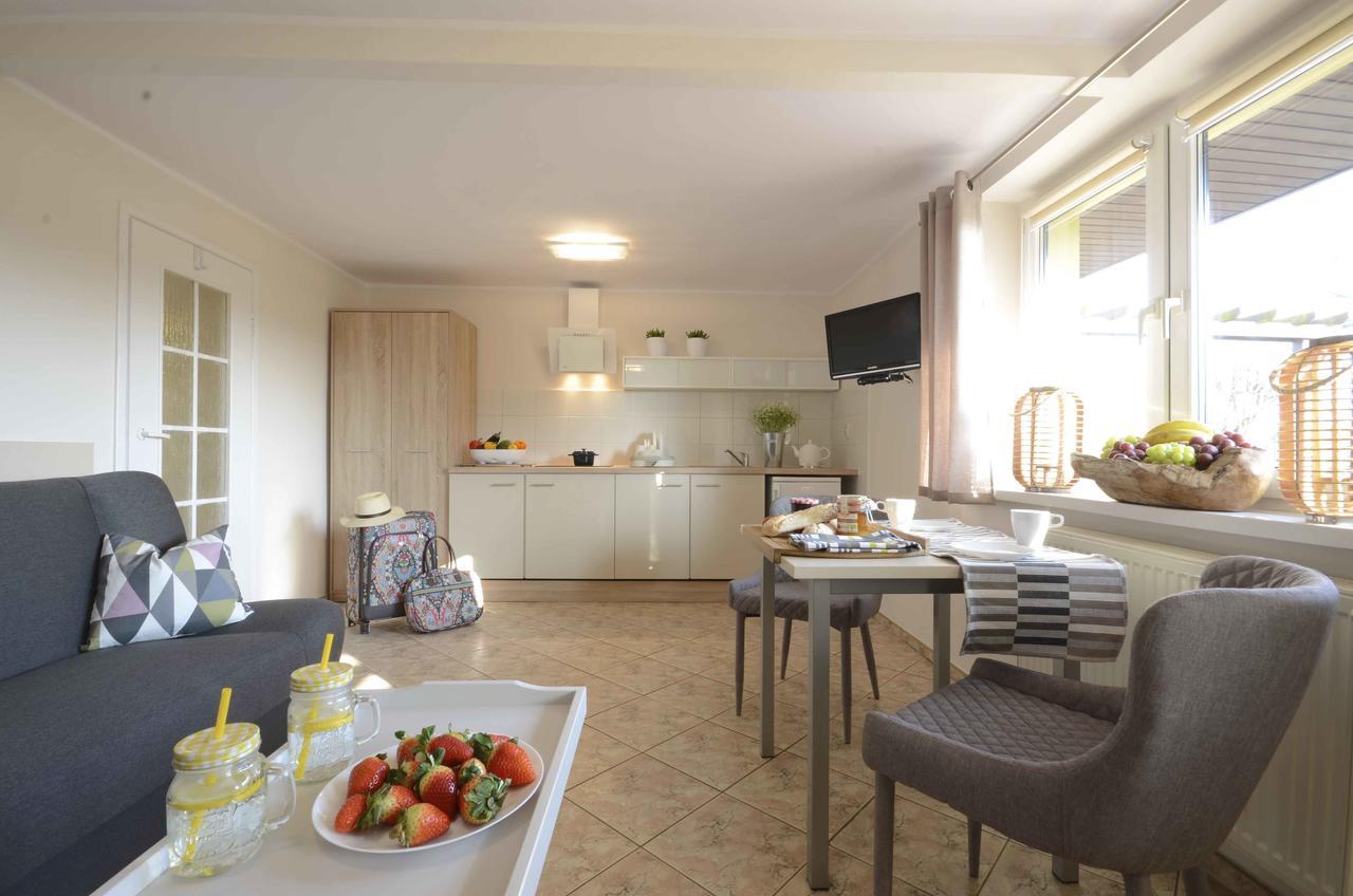 Arenda Apartamenty&Domki Caloroczne Sierakow  Exterior foto